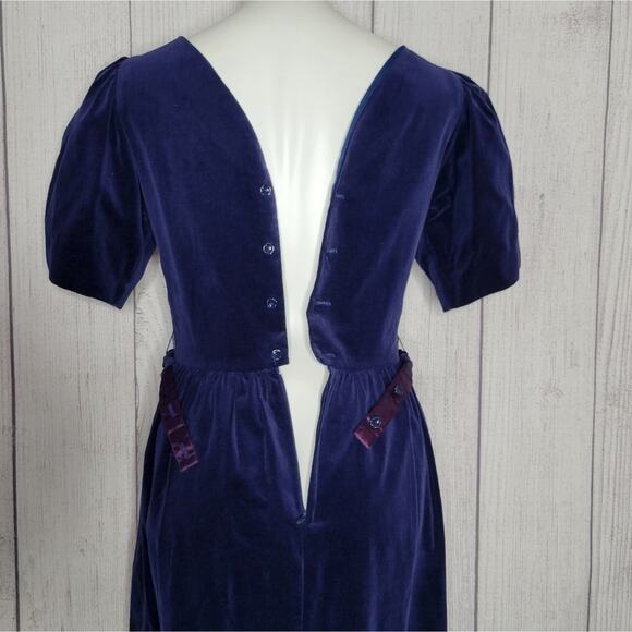 Vintage 80s Blue Velveteen Puff Sleeve Midi Dress with Braided Belt, size 9/10 - Picture 8 of 10